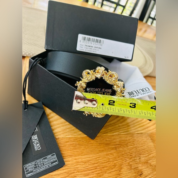 NWT Versace Belt in Black Gold Size 75-90 - Picture 10 of 16